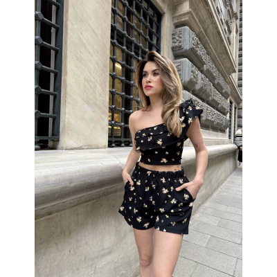 Baskılı fırfırlı şortlu takım