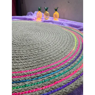 DecoHandy 39cm Neon Renkli Şeritli Jüt Örme Supla Amerikan Servis DecoHandy 39cm Neon Renkli Şeritli Jüt Örme Supla Amerikan Servis