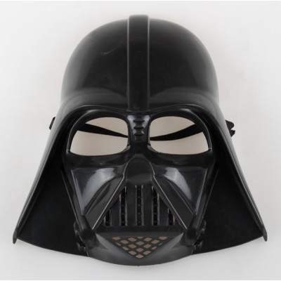 Çocuk Boy Darth Vader Maskesi ve Pelerin Seti Çocuk Boy Darth Vader Maskesi ve Pelerin Seti