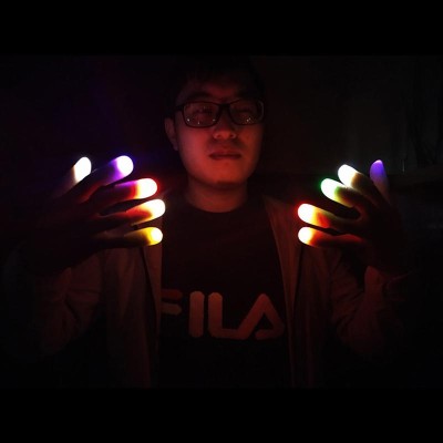 Led Işıklı Renkli Sihirli Parmak Şaka Led Işıklı Renkli Sihirli Parmak Şaka