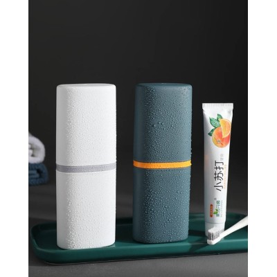 Seyahat Tipi Diş Fırçası ve Macun Saklama Kabı Seyahat Tipi Diş Fırçası ve Macun Saklama Kabı