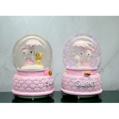 Hello Kitty İçi Dönmeli Püskürtmeli Işıklı Müzikli Kar Küresi Büyük Boy Model 1 Hello Kitty İçi Dönmeli Püskürtmeli Işıklı Müzikli Kar Küresi Büyük Boy Model 1