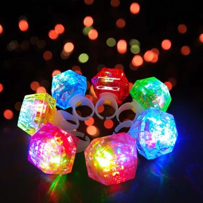 Kristal Tasarımlı Led Işıklı Mavi Yüzük Kristal Tasarımlı Led Işıklı Mavi Yüzük