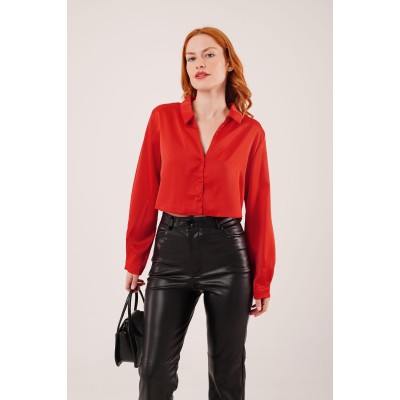 Saten Crop Model Kırmızı Gömlek Saten Crop Model Kırmızı Gömlek