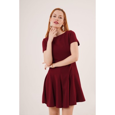 Önden Dikiş Detaylı Çan Model Bordo Elbise Önden Dikiş Detaylı Çan Model Bordo Elbise