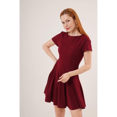 Önden Dikiş Detaylı Çan Model Bordo Elbise Önden Dikiş Detaylı Çan Model Bordo Elbise