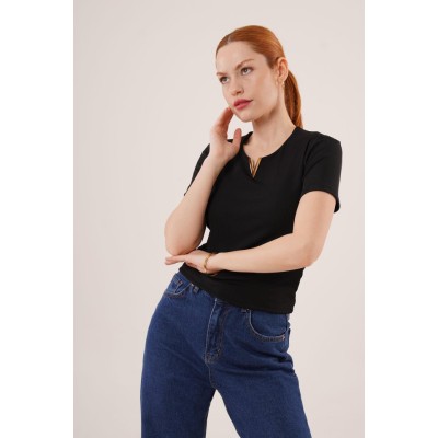 Kısa Kollu Yaka Detaylı Kaşkorse Siyah Bluz Kısa Kollu Yaka Detaylı Kaşkorse Siyah Bluz