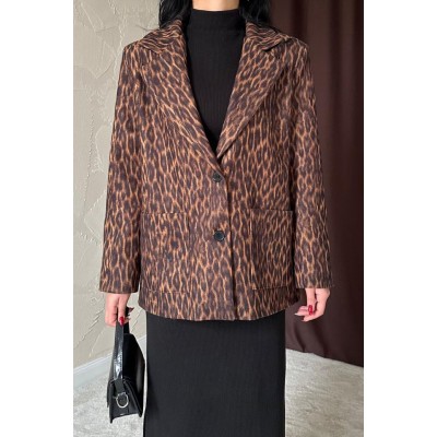Leopar Yakası Kürk Garnili Desenli Ceket Leopar Yakası Kürk Garnili Desenli Ceket