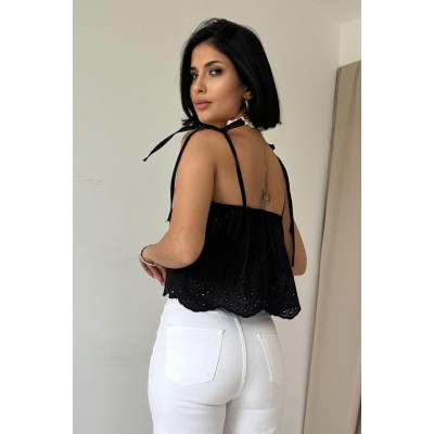 Siyah Bağcıklı Brode Bluz Siyah Bağcıklı Brode Bluz