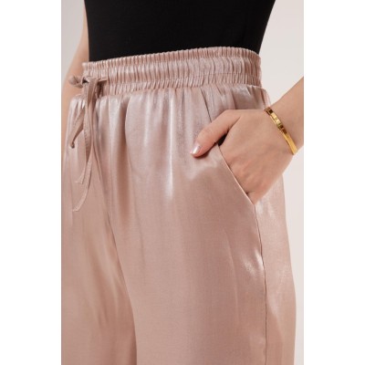 Parlak Görünümlü Cepli Bej Bol Paça Pantolon Parlak Görünümlü Cepli Bej Bol Paça Pantolon