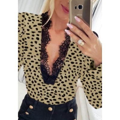 Kadın Uzun Kollu önden Derin Dantel Yaka Leopar Desenli Dalgıç Bluz Kadın Uzun Kollu önden Derin Dantel Yaka Leopar Desenli Dalgıç Bluz