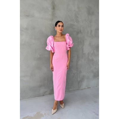 Pembe İşlemeli Kolu Garnili Elbise Pembe İşlemeli Kolu Garnili Elbise