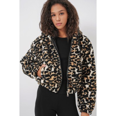 5193 Kapüşonlu Peluş Crop Ceket - D.Kahve 5193 Kapüşonlu Peluş Crop Ceket - D.Kahve