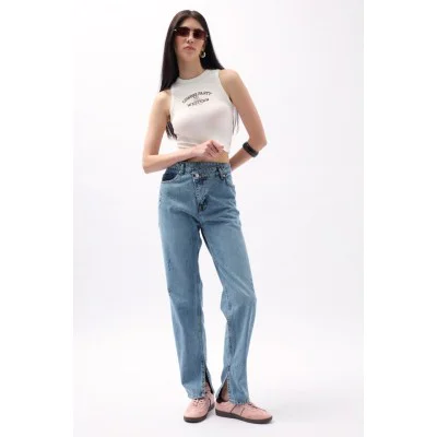 Asimetrik Bel Paça Yırtmaçlı Jean Asimetrik Bel Paça Yırtmaçlı Jean