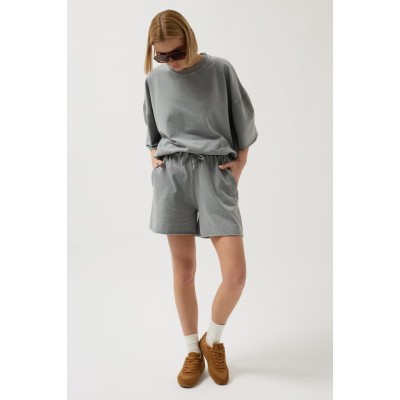 Oversize Lazer Kesim Bisiklet Yaka T-Shirt Oversize Lazer Kesim Bisiklet Yaka T-Shirt