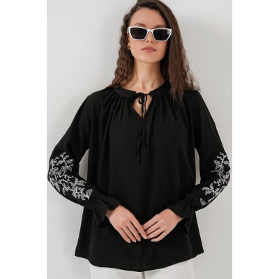Nakışlı Örme Bluz 941 - Siyah Nakışlı Örme Bluz 941 - Siyah