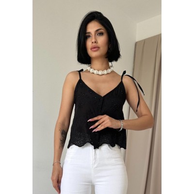 Siyah Bağcıklı Brode Bluz Siyah Bağcıklı Brode Bluz