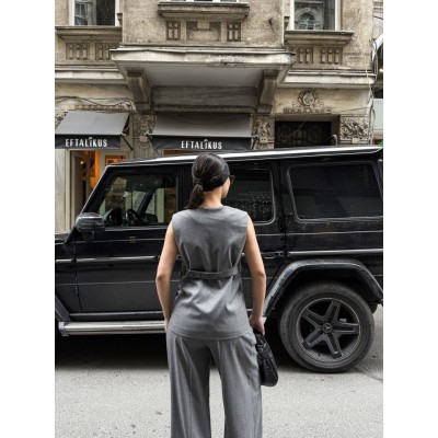Poly Viscose Arkasi Düğme Ve Kemer Detayli Yelek Pantolon Takim Poly Viscose Arkasi Düğme Ve Kemer Detayli Yelek Pantolon Takim
