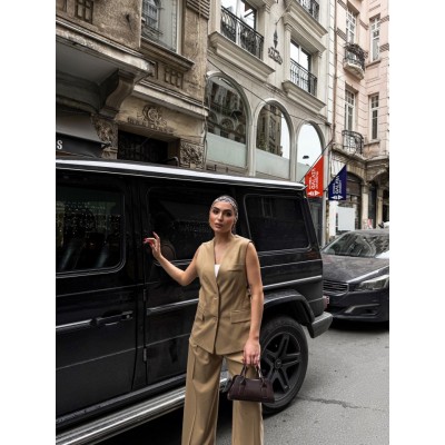 Poly Viscose Arkasi Düğme Ve Kemer Detayli Yelek Pantolon Takim Poly Viscose Arkasi Düğme Ve Kemer Detayli Yelek Pantolon Takim