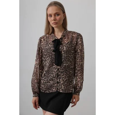Fiyonk Detaylı Leopar Bluz - Leopar Fiyonk Detaylı Leopar Bluz - Leopar