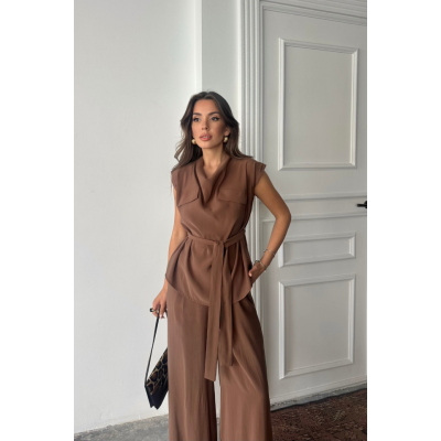TENCEL MODAL KOLSUZ BLUZ KAPALI CEP DETAYLI DÖKÜMLÜ - PANTOLON TAKIM - Kahverengi TENCEL MODAL KOLSUZ BLUZ KAPALI CEP DETAYLI DÖKÜMLÜ - PANTOLON TAKIM - Kahverengi