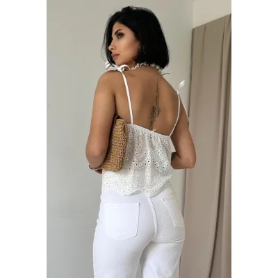 Beyaz Bağcıklı Brode Bluz Beyaz Bağcıklı Brode Bluz