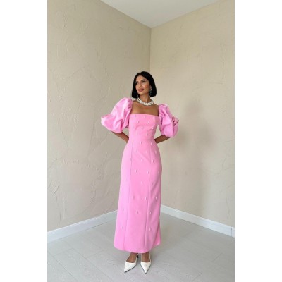 Pembe İşlemeli Kolu Garnili Elbise Pembe İşlemeli Kolu Garnili Elbise