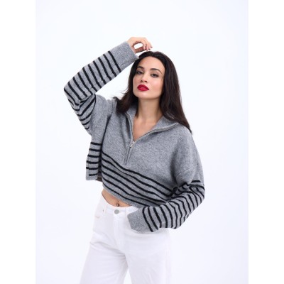 43311 TRİKO ÇİZGİLİ FERMUARLI CROP-GRİ-SİYAH 43311 TRİKO ÇİZGİLİ FERMUARLI CROP-GRİ-SİYAH