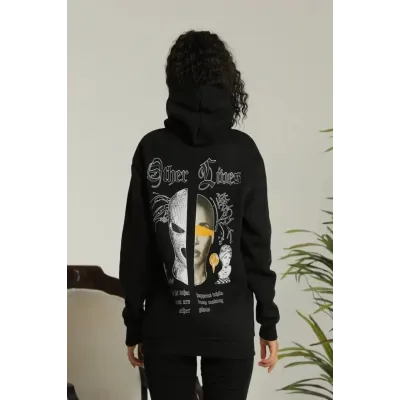 Sırt Baskılı Oversize Üç İplik Kapüşonlu Sweatshirt - Siyah Sırt Baskılı Oversize Üç İplik Kapüşonlu Sweatshirt - Siyah
