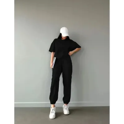 Unisex Düz T-Shirt Ve Eşofman Takımı - Siyah Unisex Düz T-Shirt Ve Eşofman Takımı - Siyah