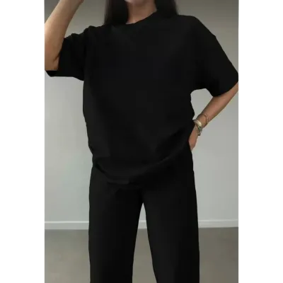 Unisex Düz T-Shirt Ve Eşofman Takımı - Siyah Unisex Düz T-Shirt Ve Eşofman Takımı - Siyah