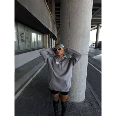 Uzun Kol Kapşonlu Göğüs Baskılı SweatShirt - Gri Uzun Kol Kapşonlu Göğüs Baskılı SweatShirt - Gri