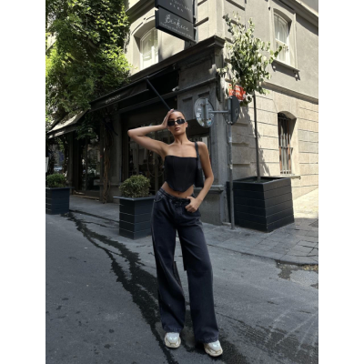 Arkadan Yırtmaçlı Jeans Kot Palazzo Pantolon - Siyah Arkadan Yırtmaçlı Jeans Kot Palazzo Pantolon - Siyah