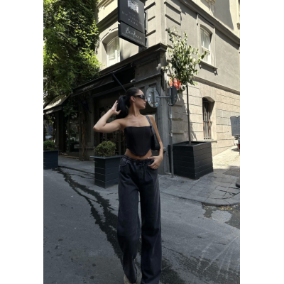 Arkadan Yırtmaçlı Jeans Kot Palazzo Pantolon - Siyah Arkadan Yırtmaçlı Jeans Kot Palazzo Pantolon - Siyah