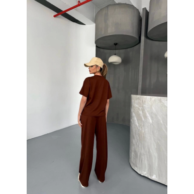 Osy Modal Yumuşak Dokulu Kumaş Kısa Kollu Bluz Rahat Pantalon Ikili Takım- Kahverengi Osy Modal Yumuşak Dokulu Kumaş Kısa Kollu Bluz Rahat Pantalon Ikili Takım- Kahverengi