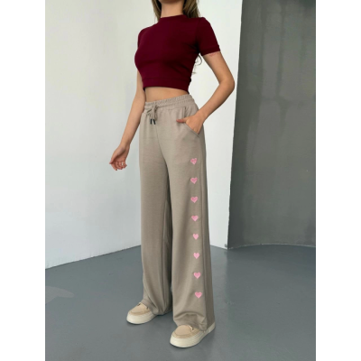 Osy Modal Yumuşak Dokulu Kumaş Nakış Işlemeli Rahat Bol Paça Eşofman Pantalon - Bej Osy Modal Yumuşak Dokulu Kumaş Nakış Işlemeli Rahat Bol Paça Eşofman Pantalon - Bej