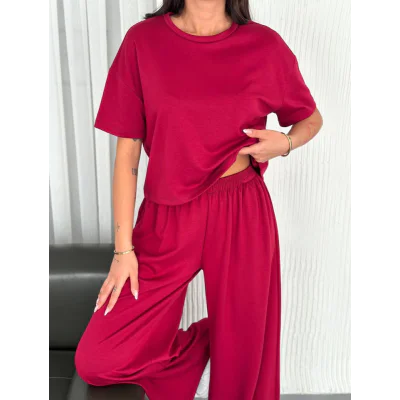 Osy Modal Yumuşak Dokulu Kumaş Bisiklet Yaka T-shirt Bol Paça Pantalon Ikili Takım -Bordo Osy Modal Yumuşak Dokulu Kumaş Bisiklet Yaka T-shirt Bol Paça Pantalon Ikili Takım -Bordo