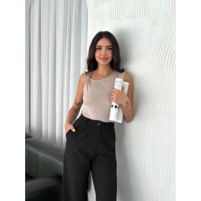 Osy Modal Yumuşak Dokulu Kumaş Bisiklet Yaka Sıfır Kol Bluz Omuz Toka Aksesuar Detaylı - Bej Osy Modal Yumuşak Dokulu Kumaş Bisiklet Yaka Sıfır Kol Bluz Omuz Toka Aksesuar Detaylı - Bej