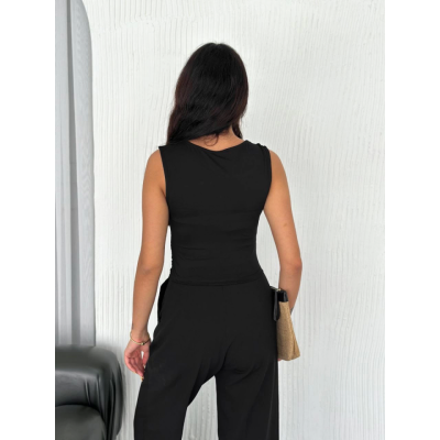 Osy Modal Yumuşak Dokulu Kumaş Bisiklet Yaka Sıfır Kol Bluz Omuz Toka Aksesuar Detaylı - Siyah Osy Modal Yumuşak Dokulu Kumaş Bisiklet Yaka Sıfır Kol Bluz Omuz Toka Aksesuar Detaylı - Siyah