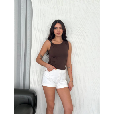 Osy Modal Yumuşak Dokulu Kumaş Bisiklet Yaka Sıfır Kol Bluz Omuz Toka Aksesuar Detaylı - Kahverengi Osy Modal Yumuşak Dokulu Kumaş Bisiklet Yaka Sıfır Kol Bluz Omuz Toka Aksesuar Detaylı - Kahverengi